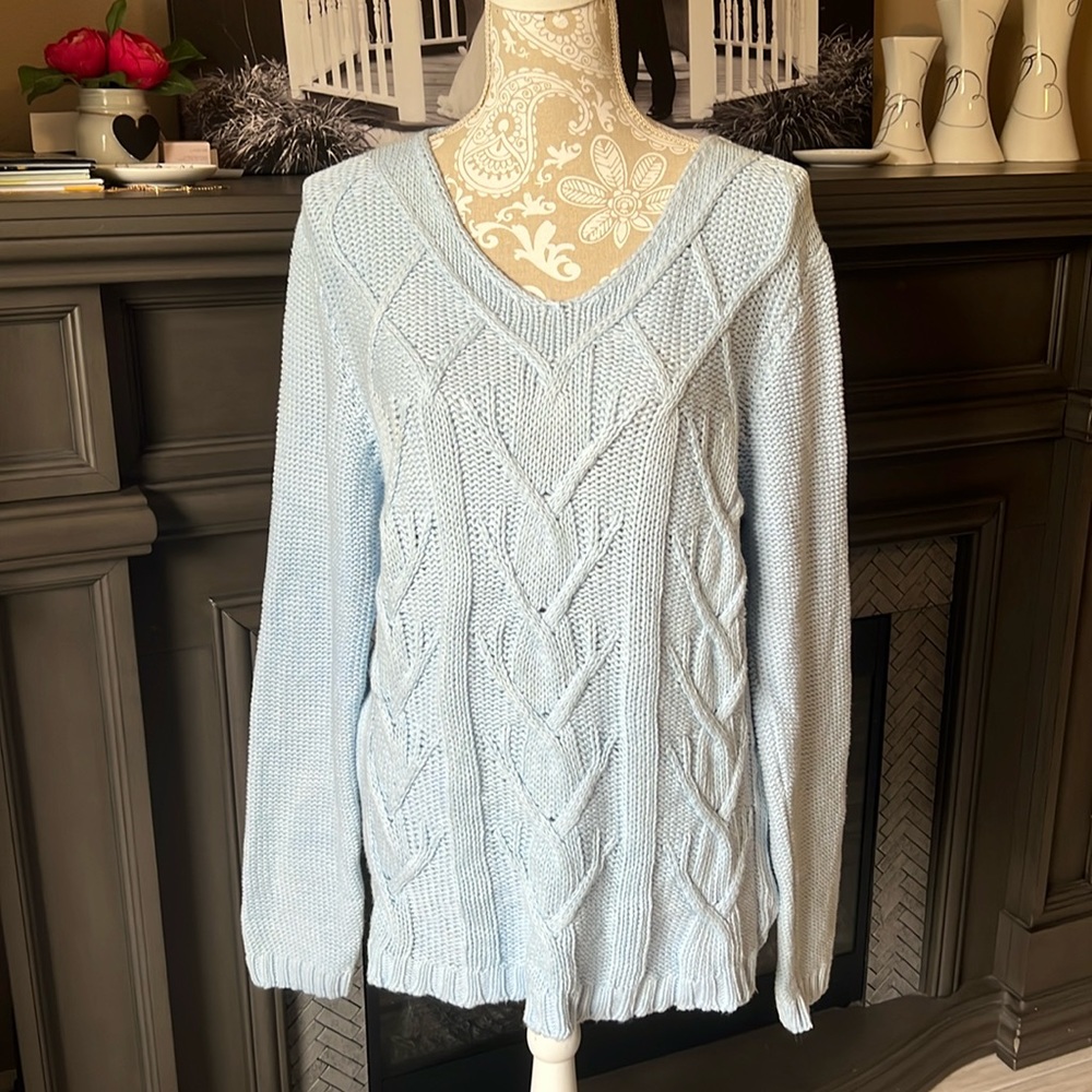 • Willi Smith light blue sweater, L •